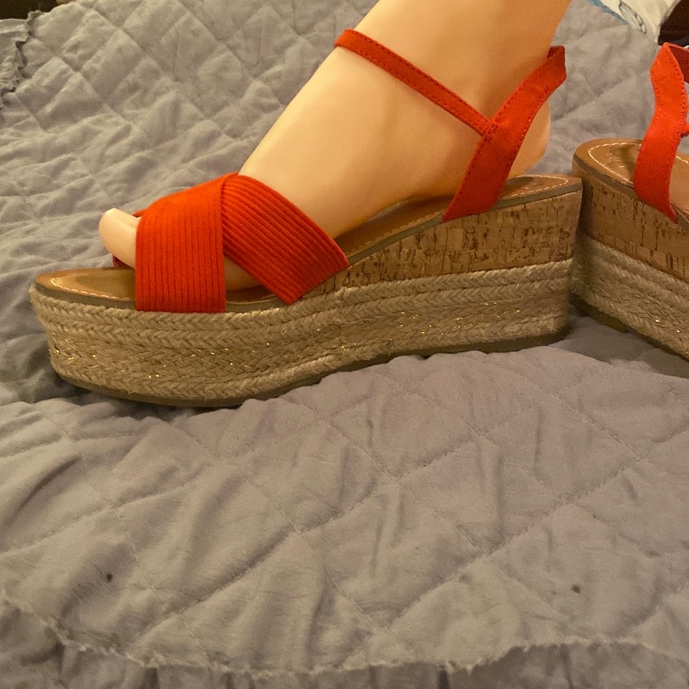 Fergalicious by Fergie red wedges!